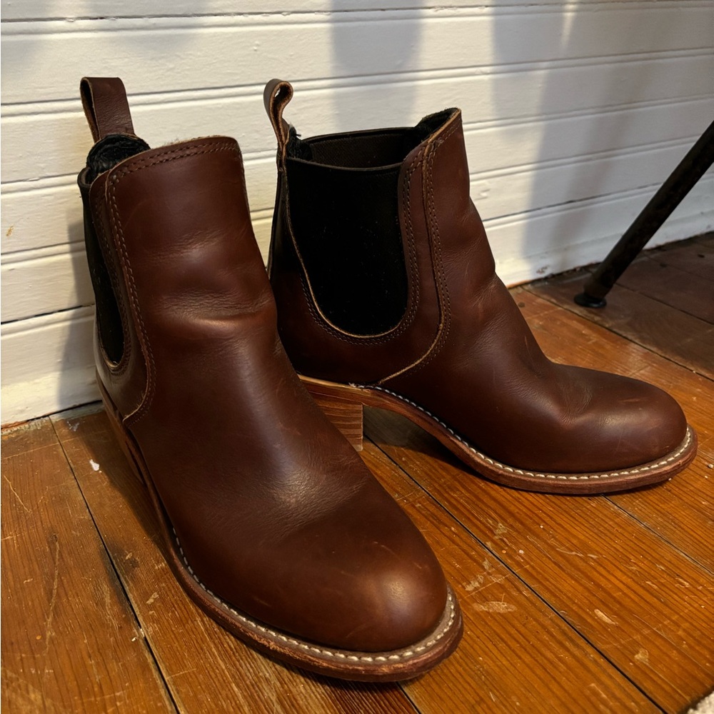Red Wing Boots - Heritage - style 3392 (Harriet) 7.5